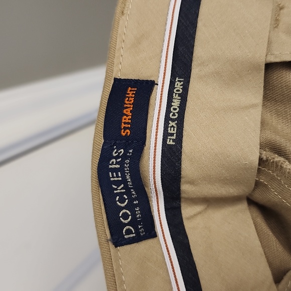 Dockers Signature Khaki Stright Fit.. Lux cotton stretch - Picture 6 of 7